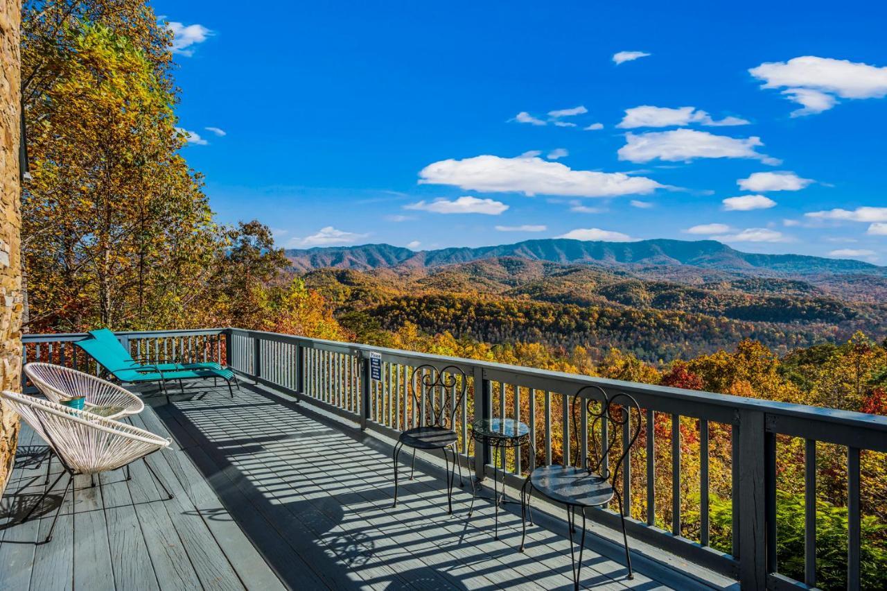 Barenberg Cabin - Secluded Unobstructed Panoramic Smoky Mountains View With Two Master Suites, Loft Game Room, And Hot Tub جاتلينبرج المظهر الخارجي الصورة