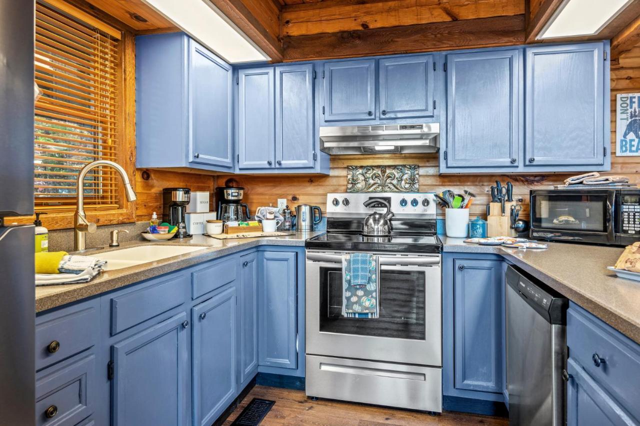 Barenberg Cabin - Secluded Unobstructed Panoramic Smoky Mountains View With Two Master Suites, Loft Game Room, And Hot Tub جاتلينبرج المظهر الخارجي الصورة