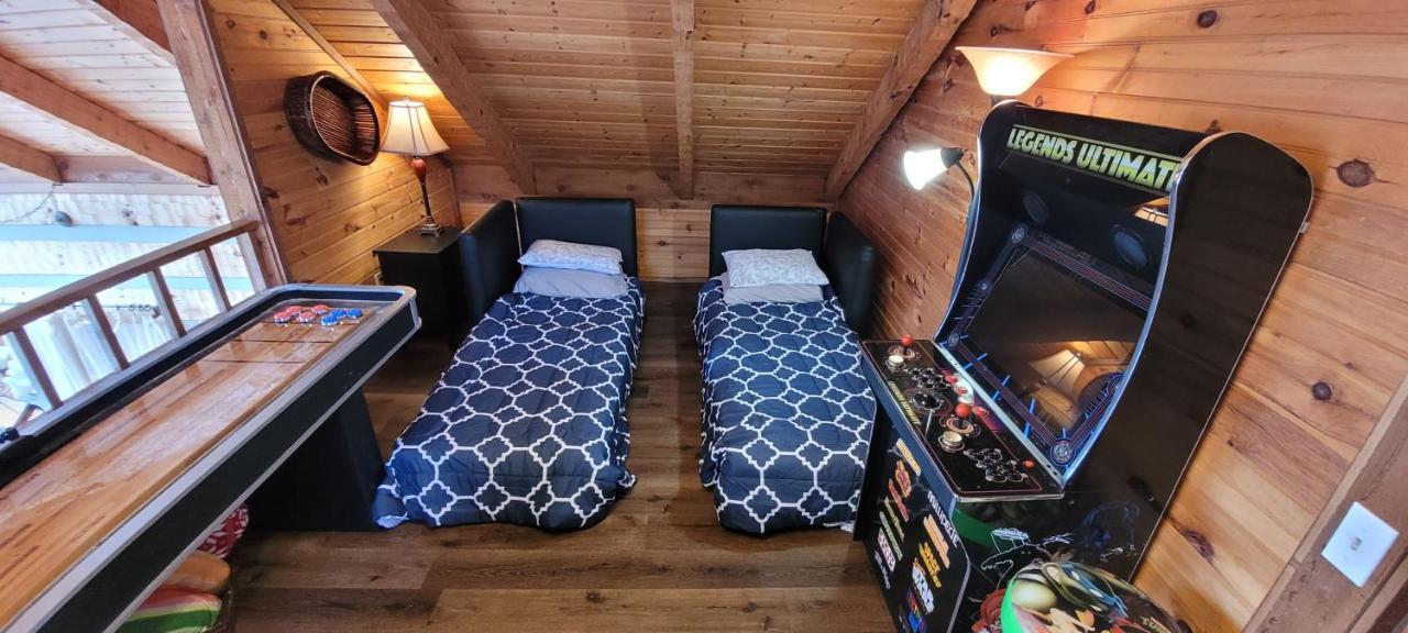 Barenberg Cabin - Secluded Unobstructed Panoramic Smoky Mountains View With Two Master Suites, Loft Game Room, And Hot Tub جاتلينبرج المظهر الخارجي الصورة